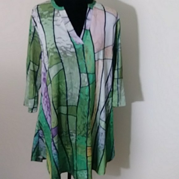 Simply Aster Tunic Top
